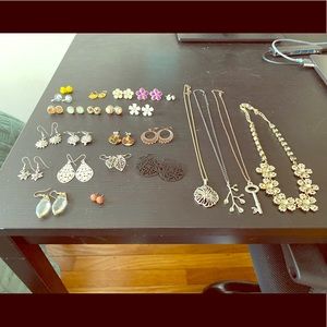Lot of jewelry